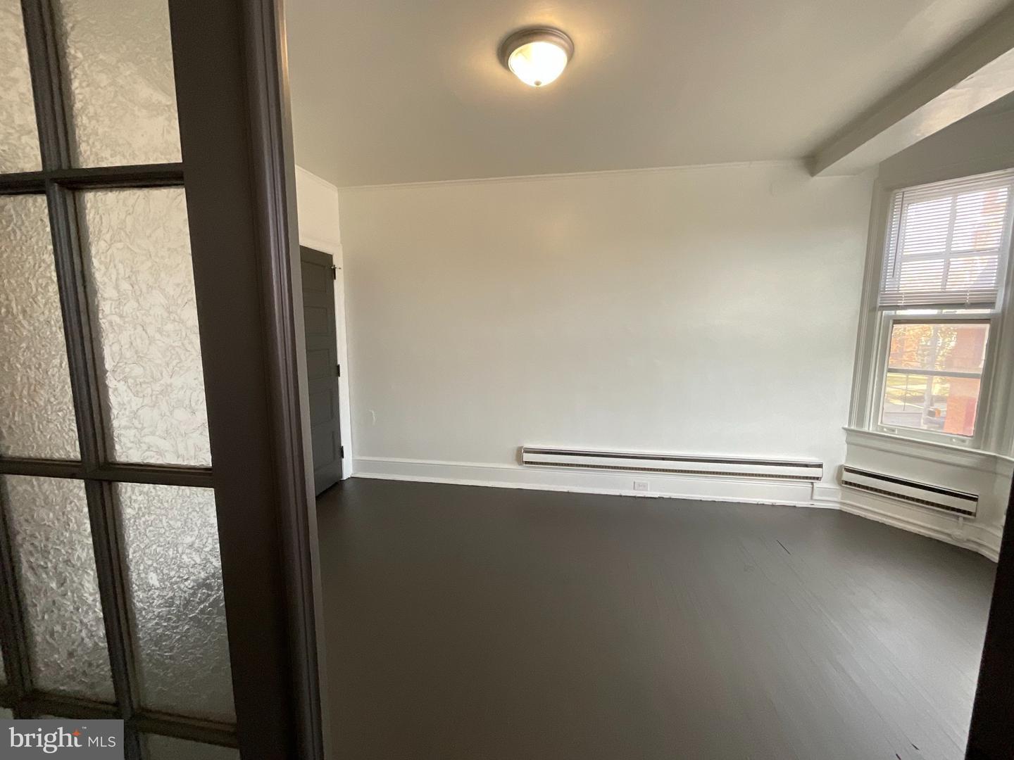 162 E Market St Property Photo 9