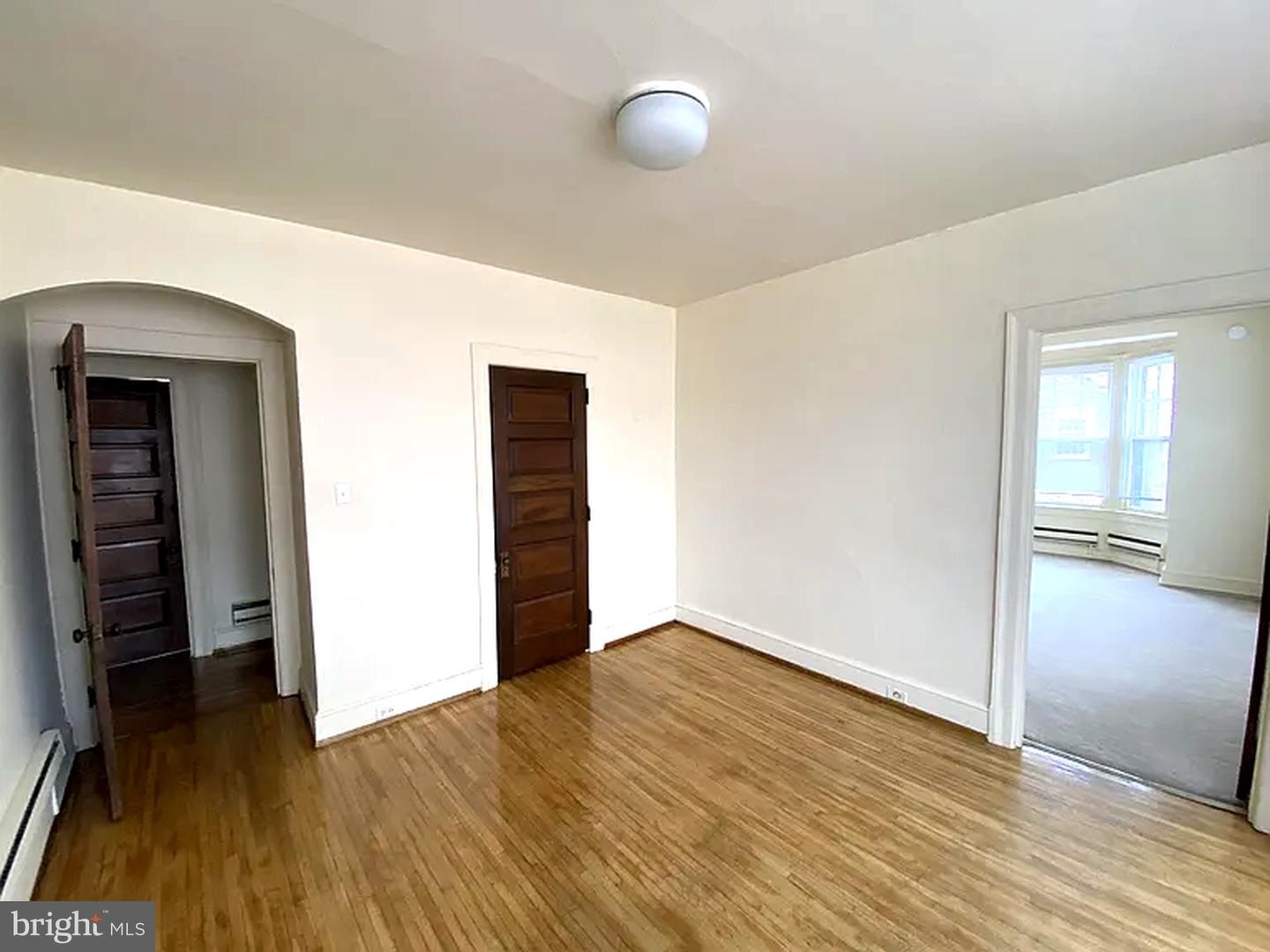 162 E Market St Property Photo 22