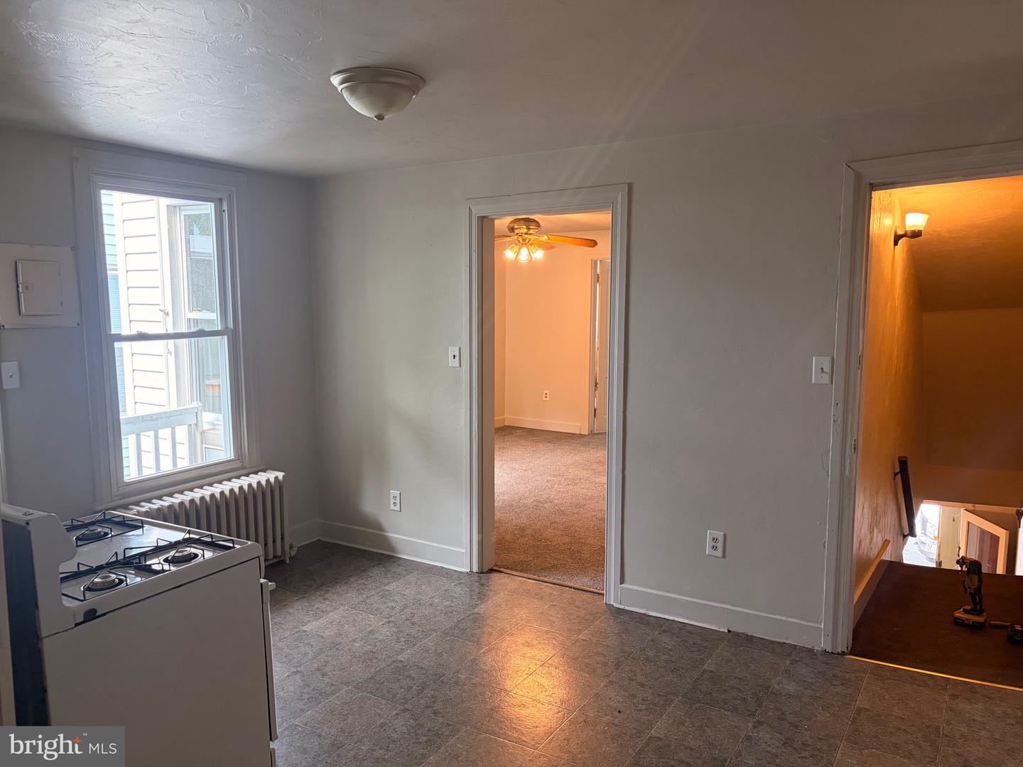 424 Smith St #second Floor Property Photo 2