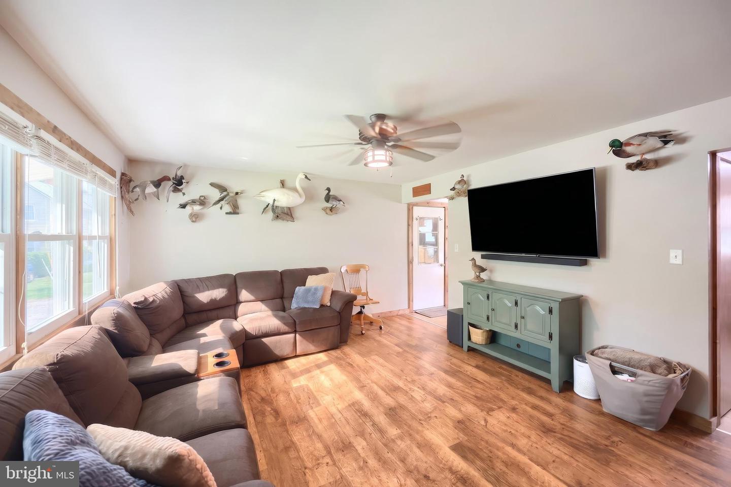 155 4th St Property Photo 8