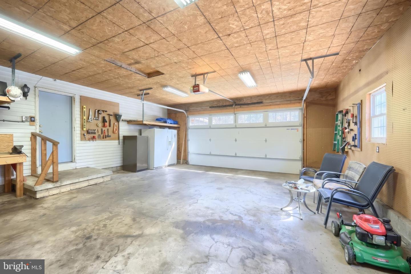 155 4th St Property Photo 11