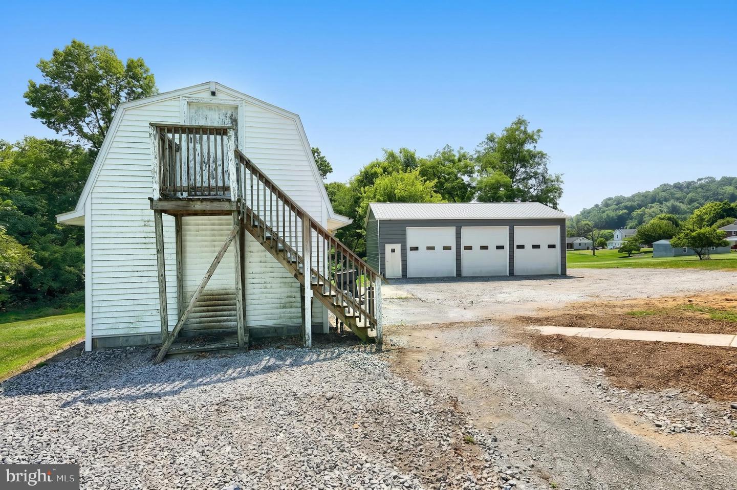 155 4th St Property Photo 32