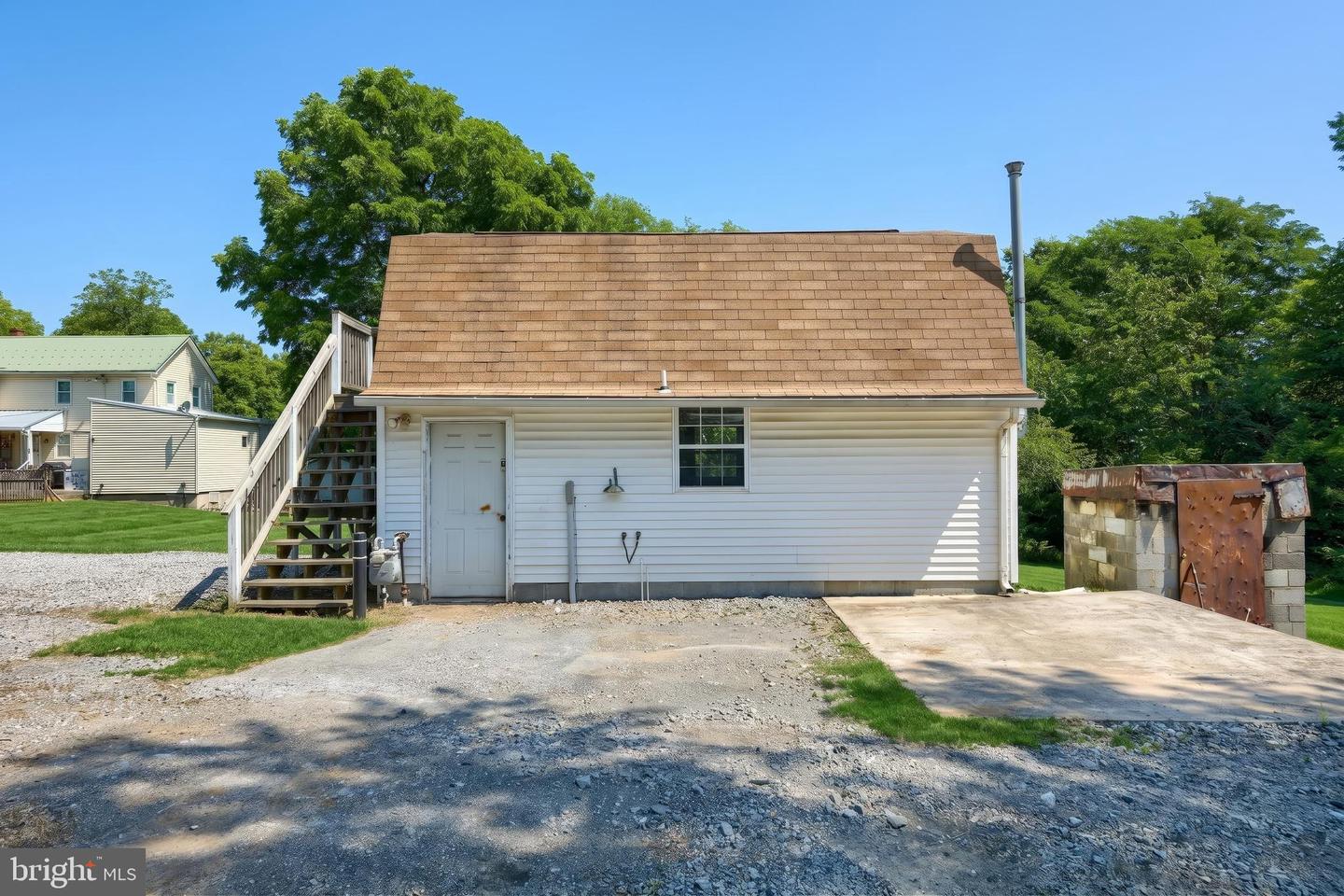 155 4th St Property Photo 33