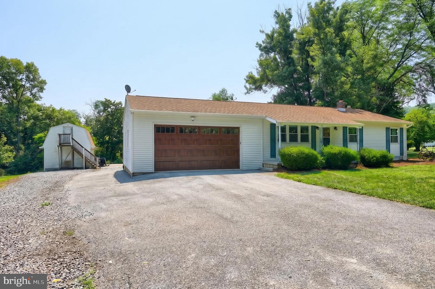 155 4th St Property Photo 36