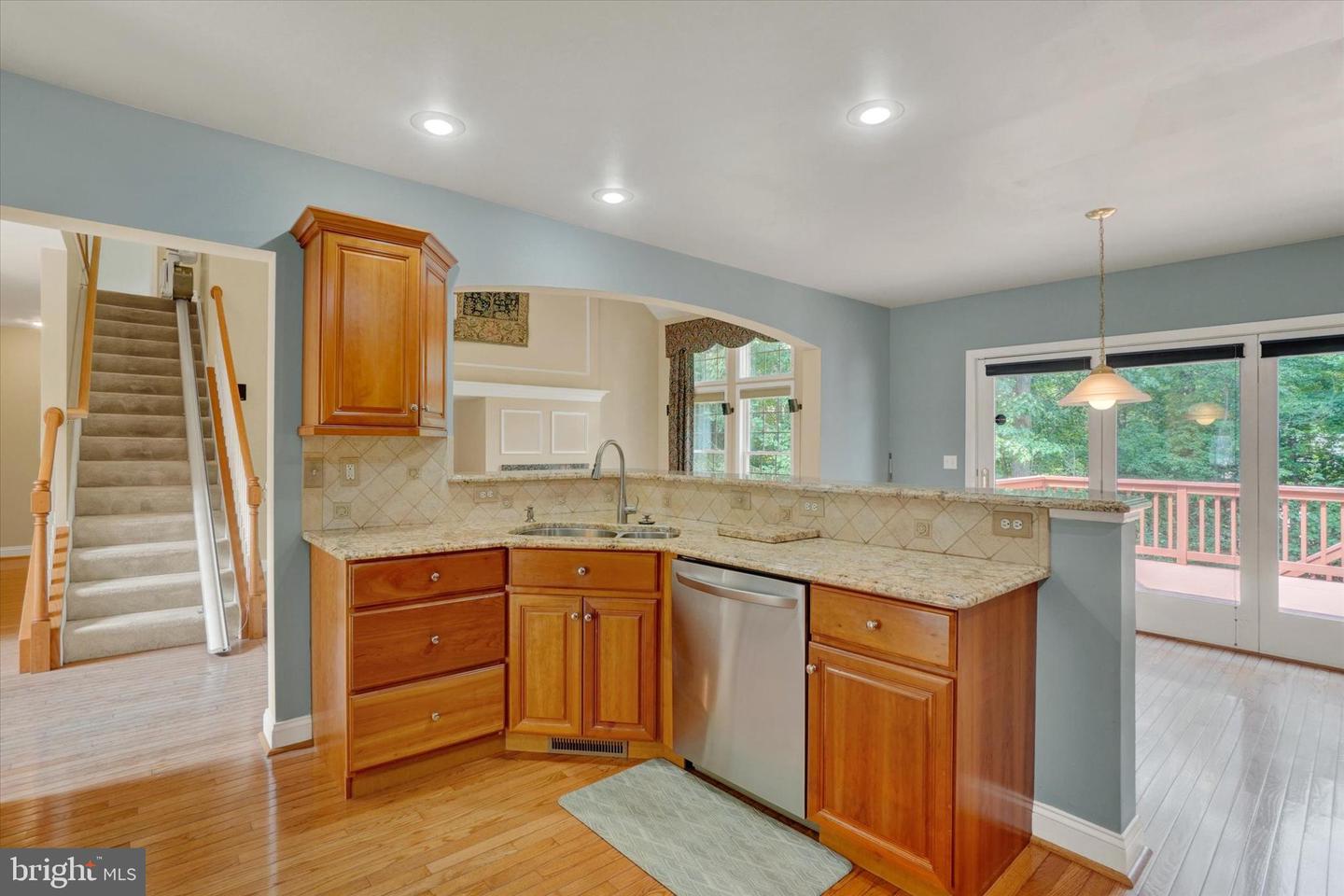 410 Sarah Woods Dr Property Photo 14