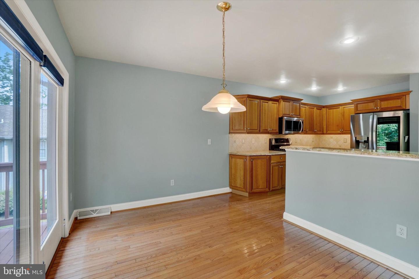 410 Sarah Woods Dr Property Photo 16