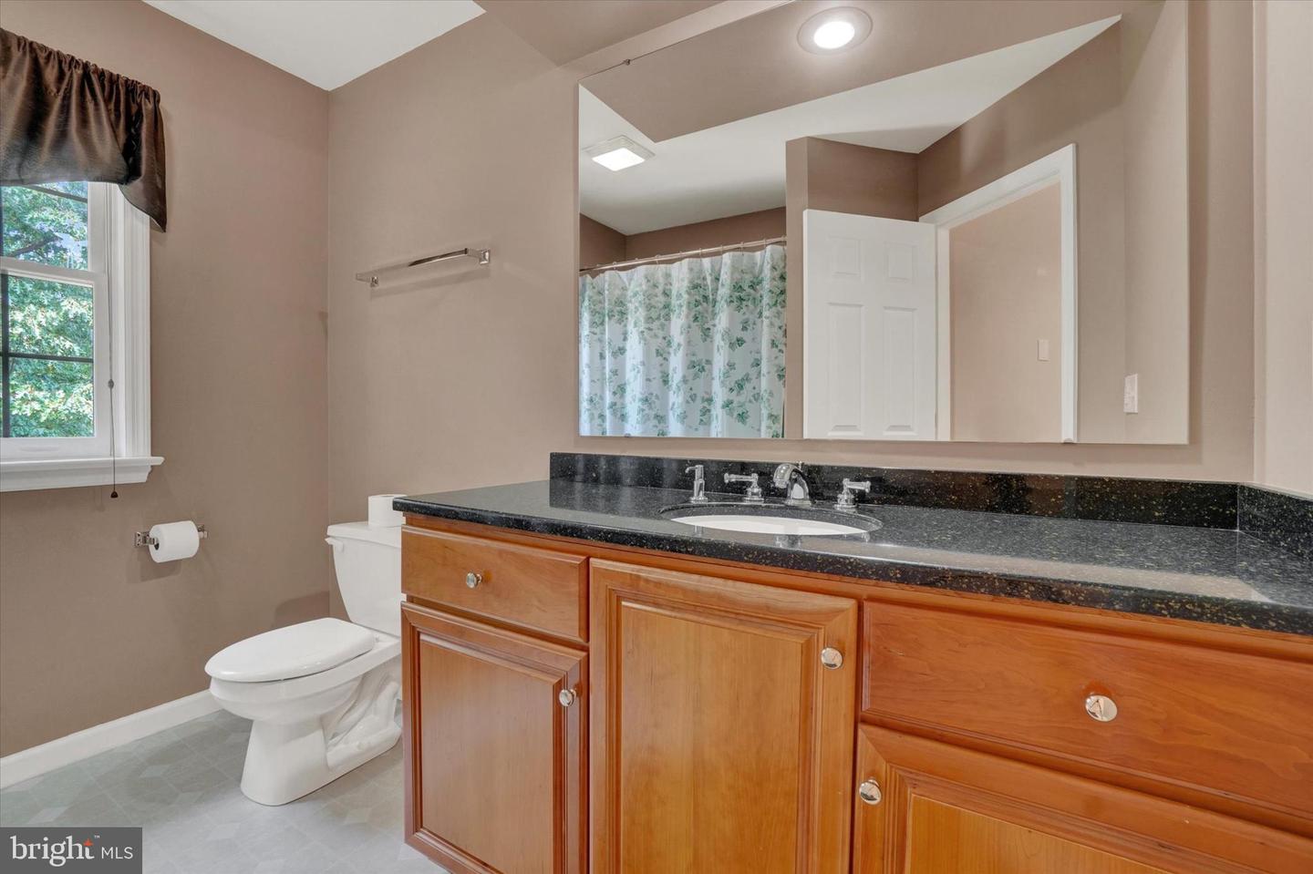 410 Sarah Woods Dr Property Photo 23