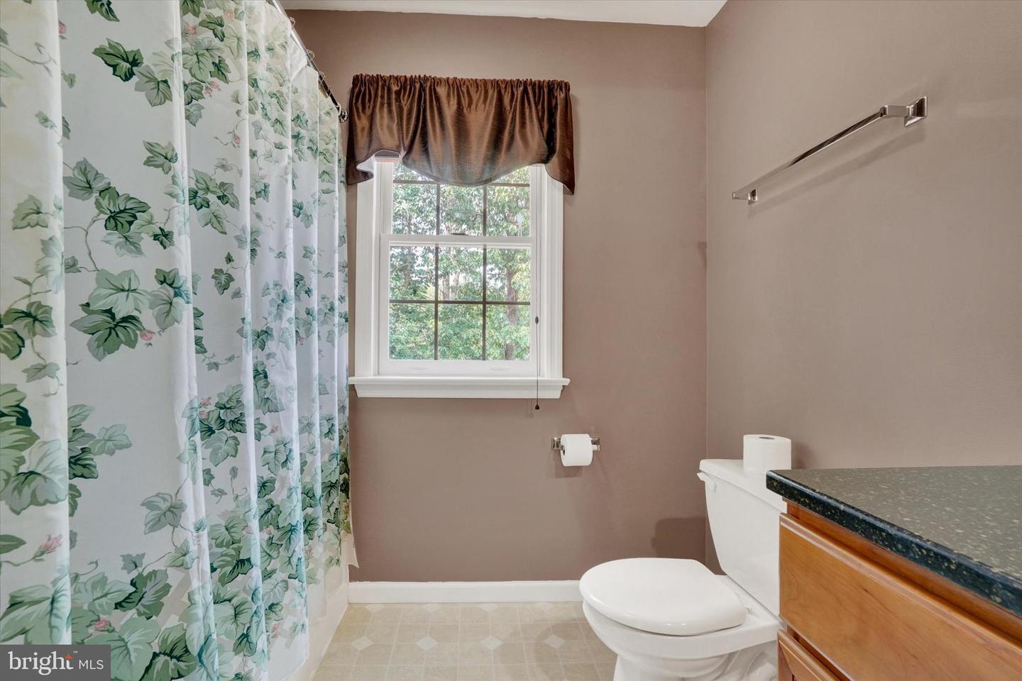 410 Sarah Woods Dr Property Photo 24