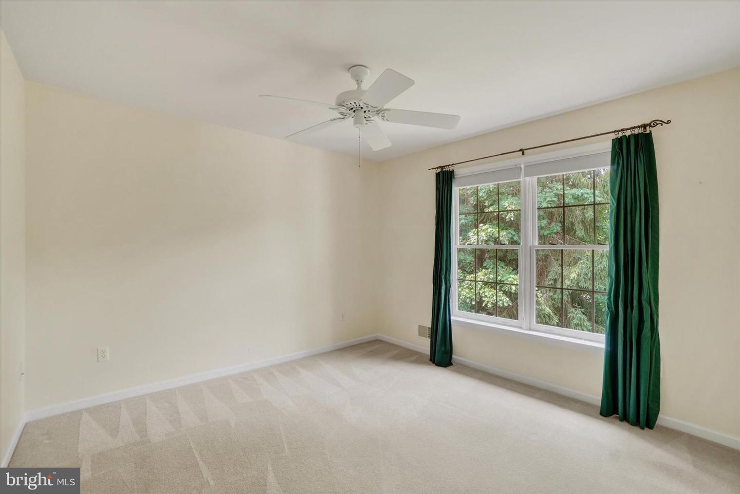 410 Sarah Woods Dr Property Photo 25