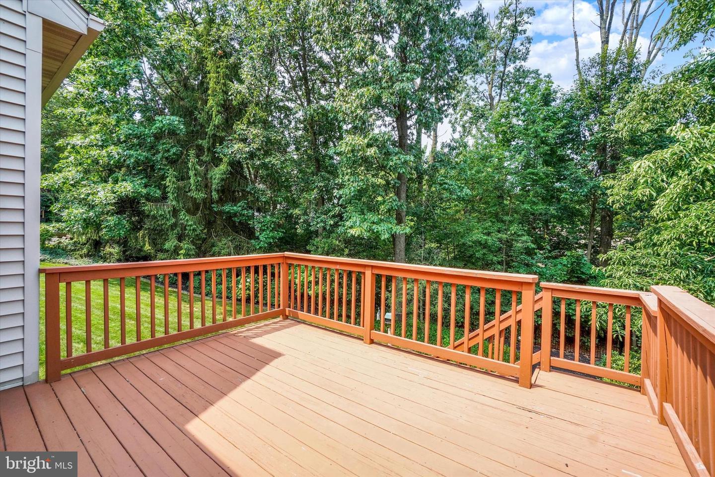 410 Sarah Woods Dr Property Photo 35