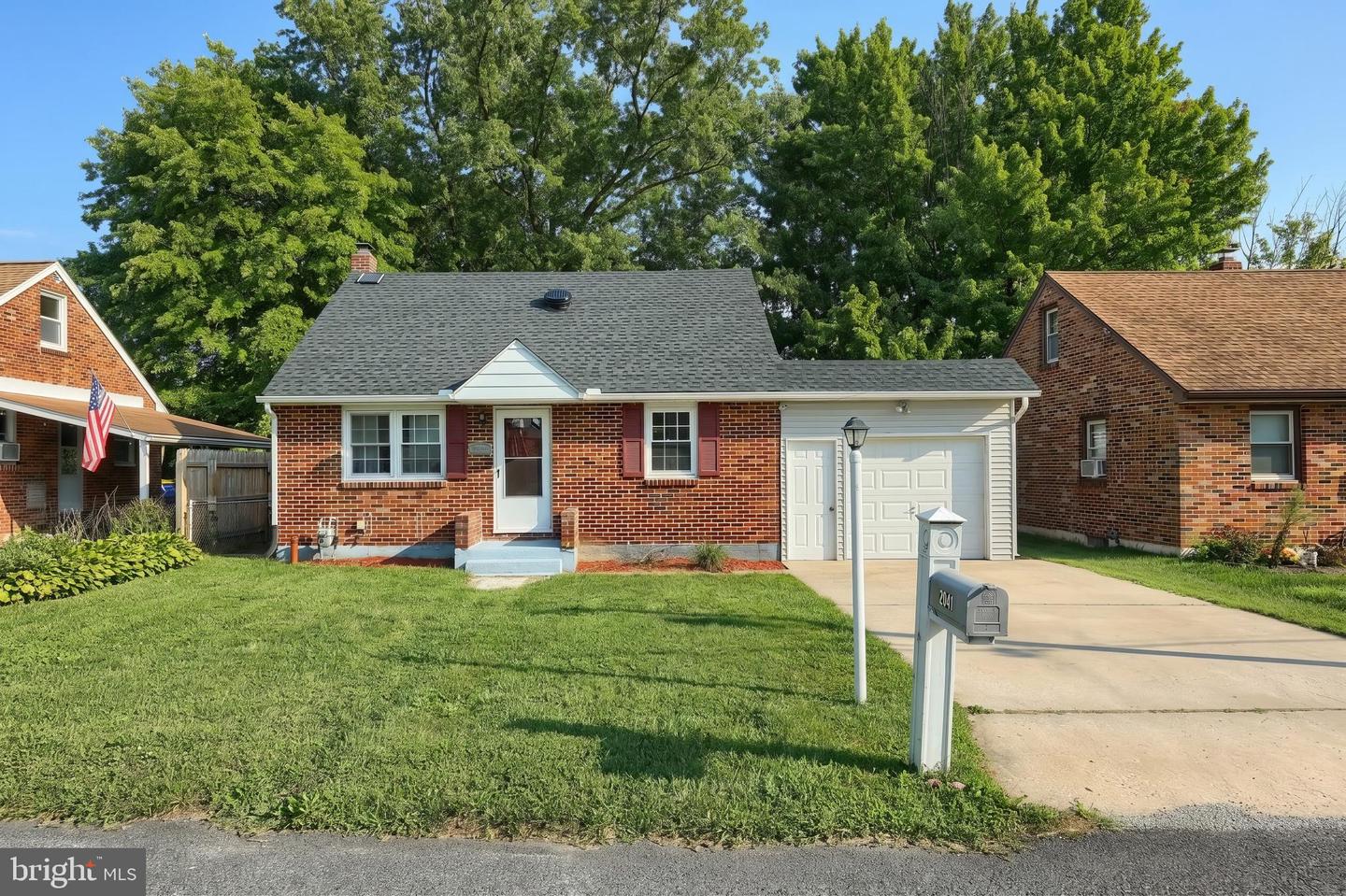 2041 City View Rd Property Photo 2