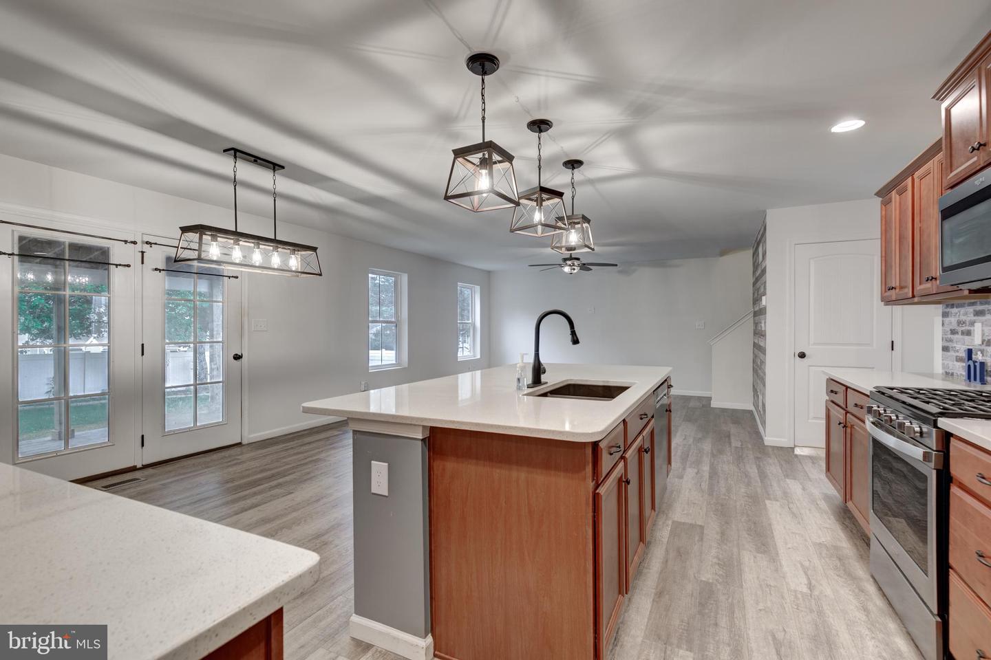 15 Cloverfield St Property Photo 12