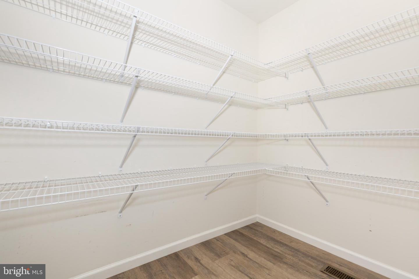 15 Cloverfield St Property Photo 13