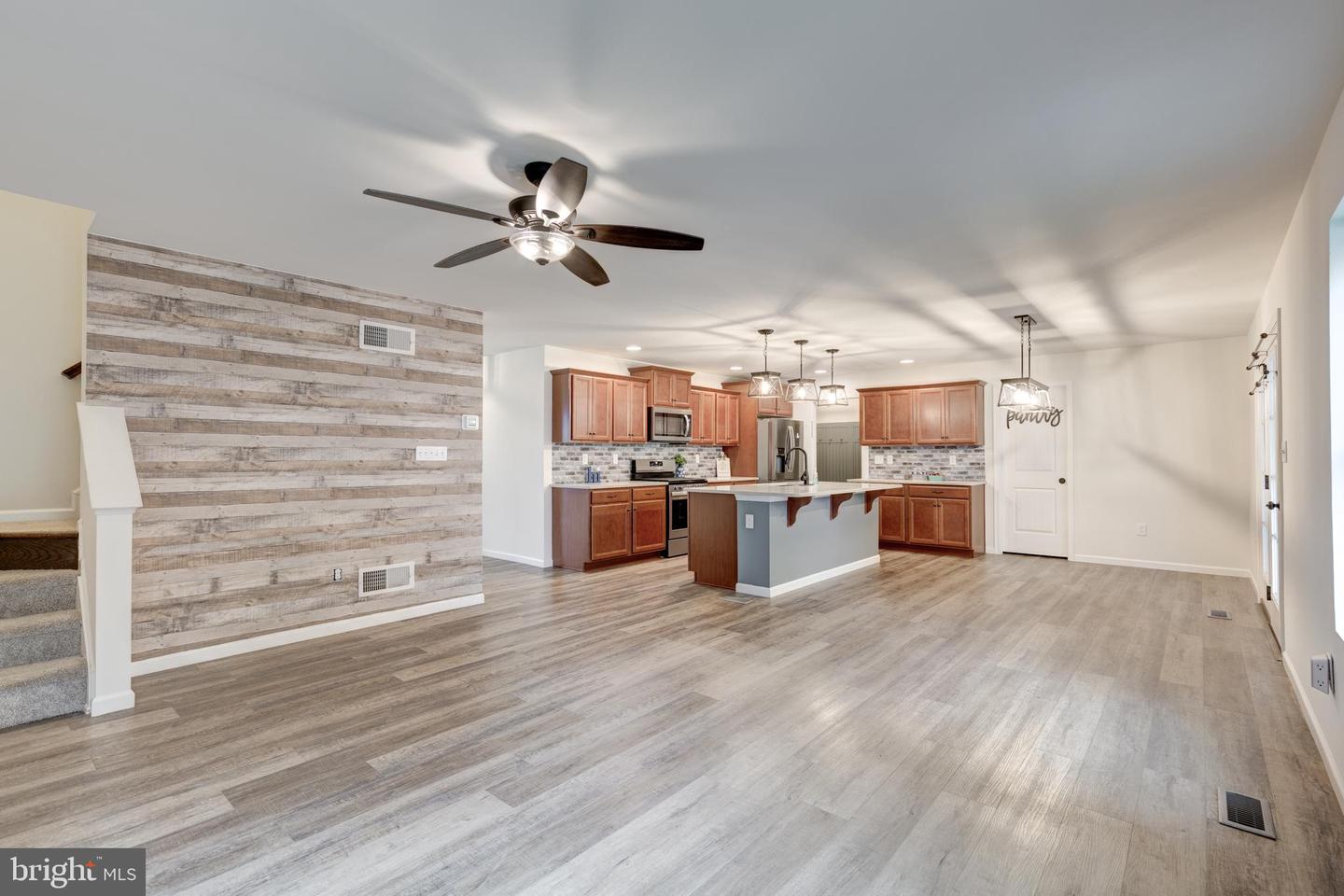 15 Cloverfield St Property Photo 16