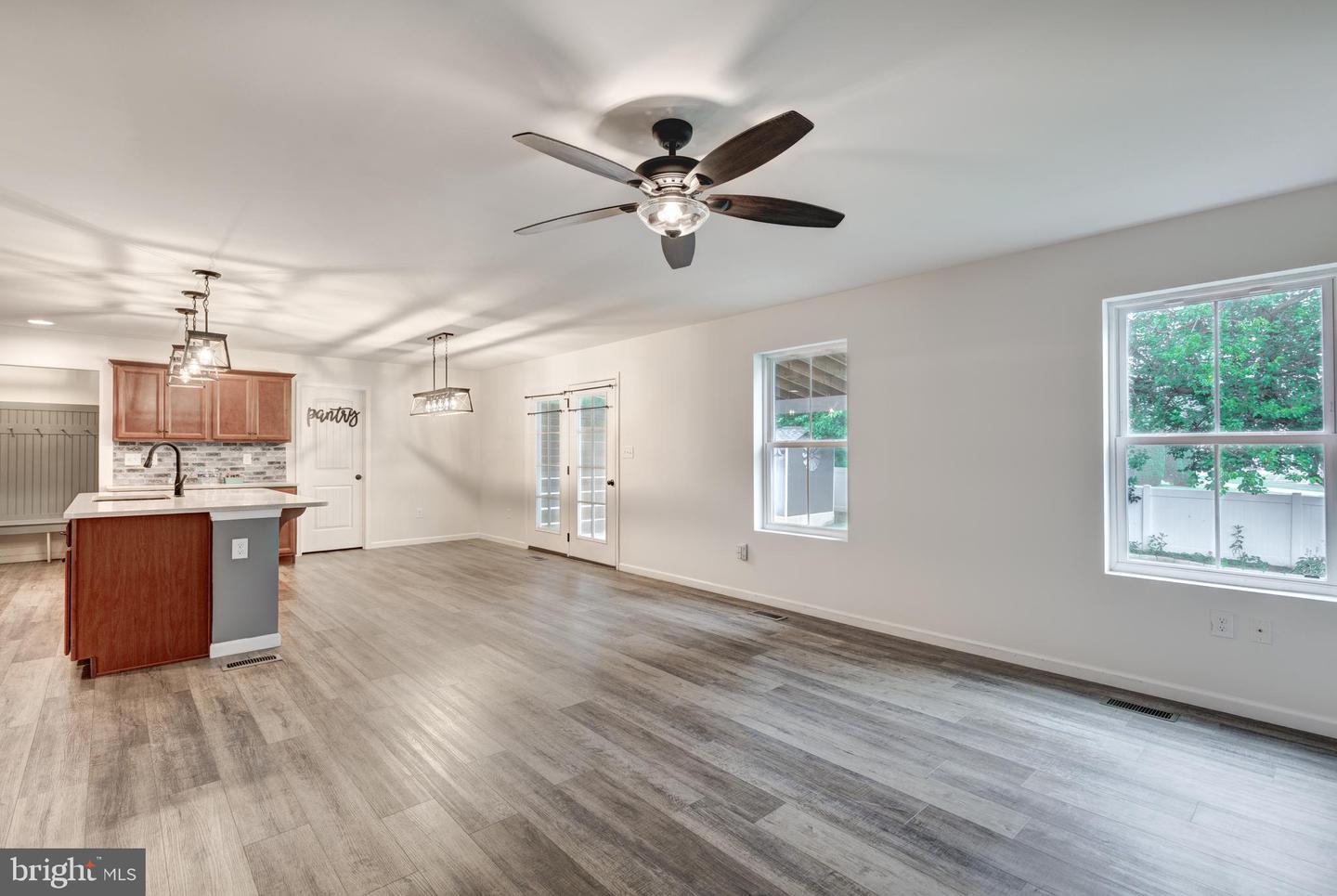 15 Cloverfield St Property Photo 17