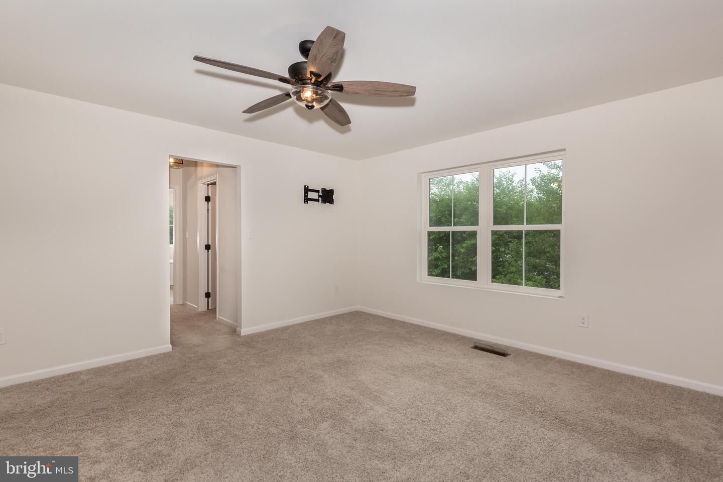 15 Cloverfield St Property Photo 26