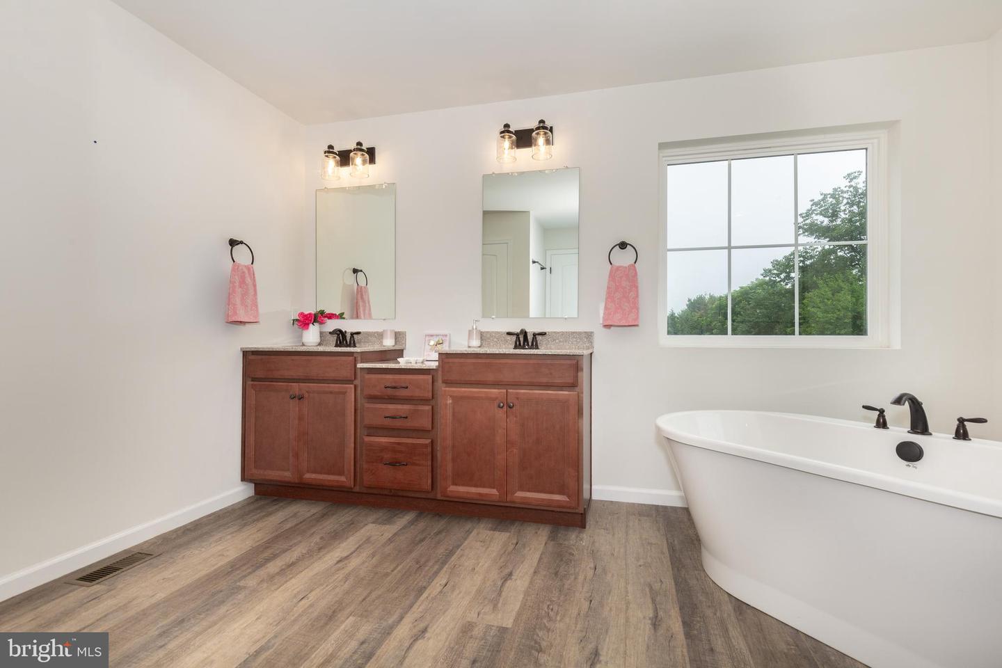15 Cloverfield St Property Photo 29