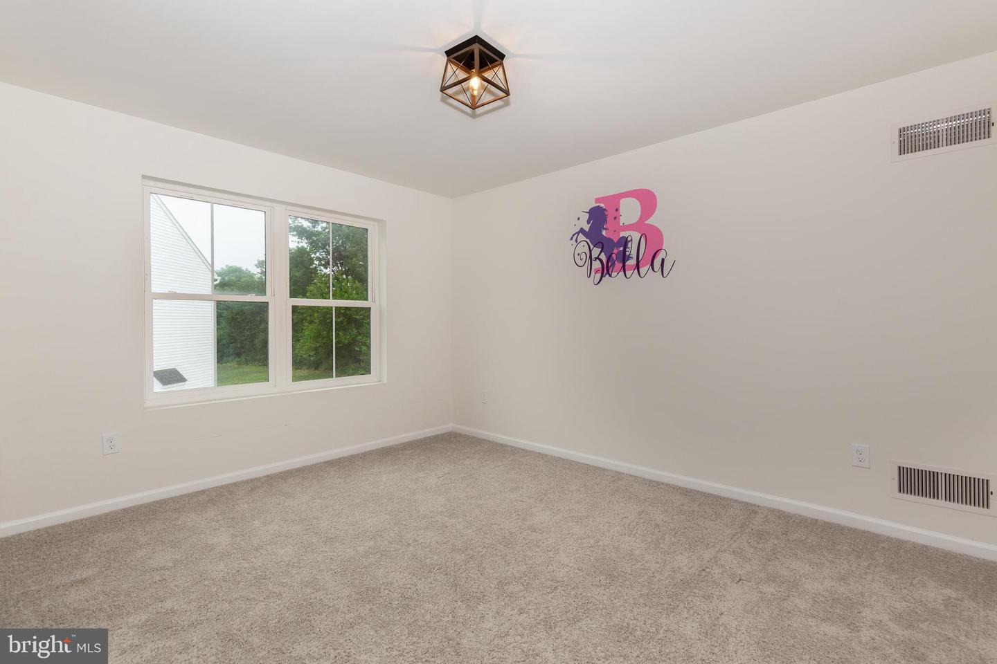 15 Cloverfield St Property Photo 35