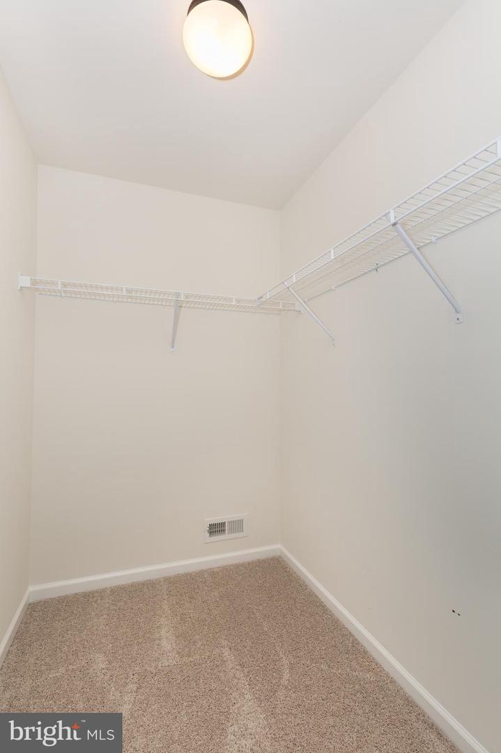 15 Cloverfield St Property Photo 36