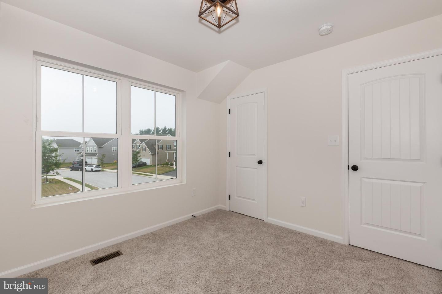 15 Cloverfield St Property Photo 41