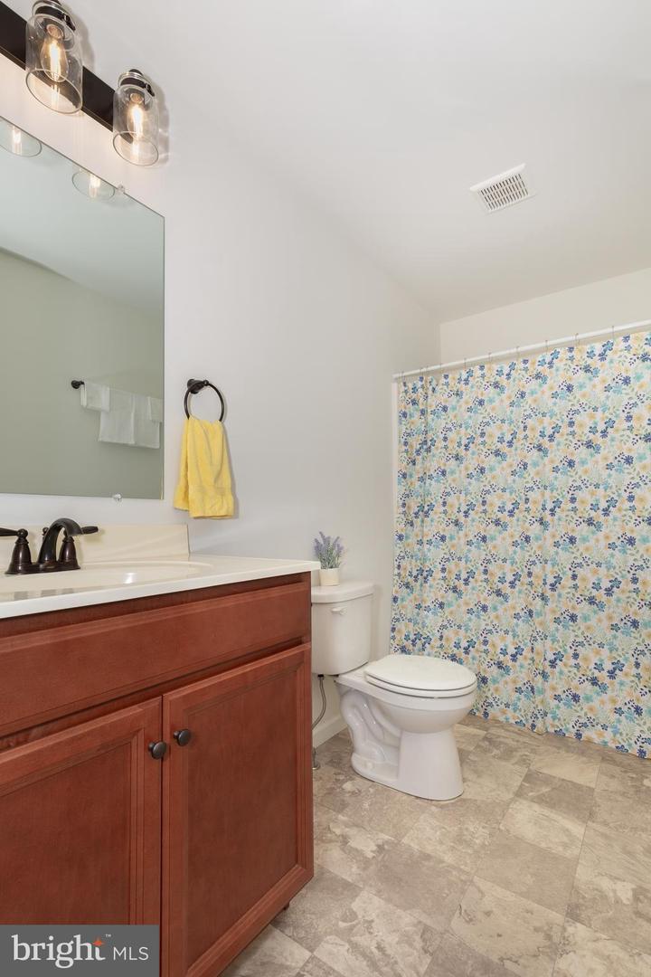 15 Cloverfield St Property Photo 46