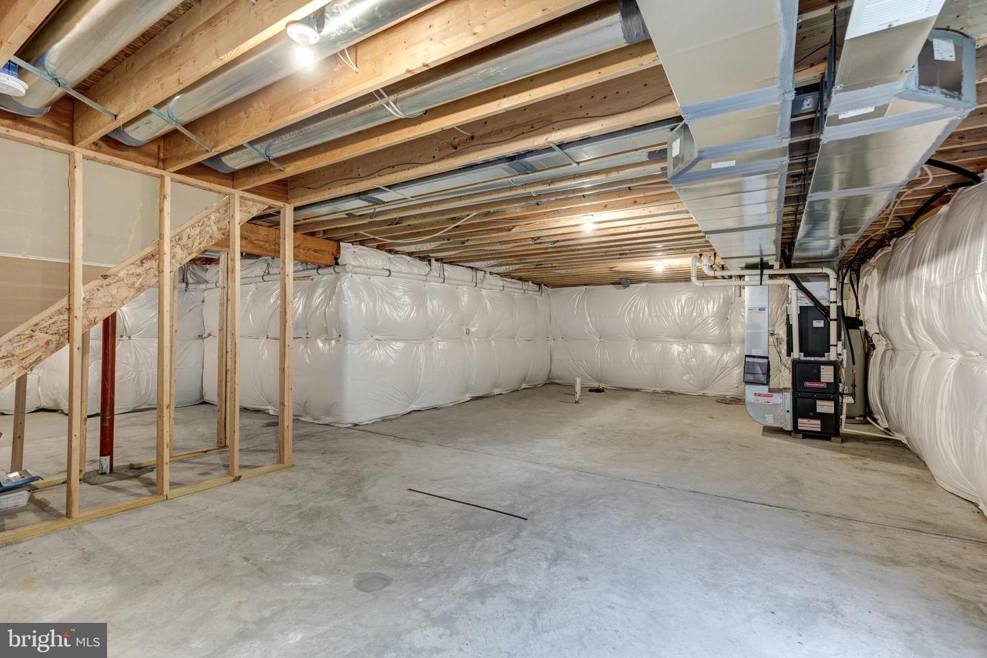 15 Cloverfield St Property Photo 47