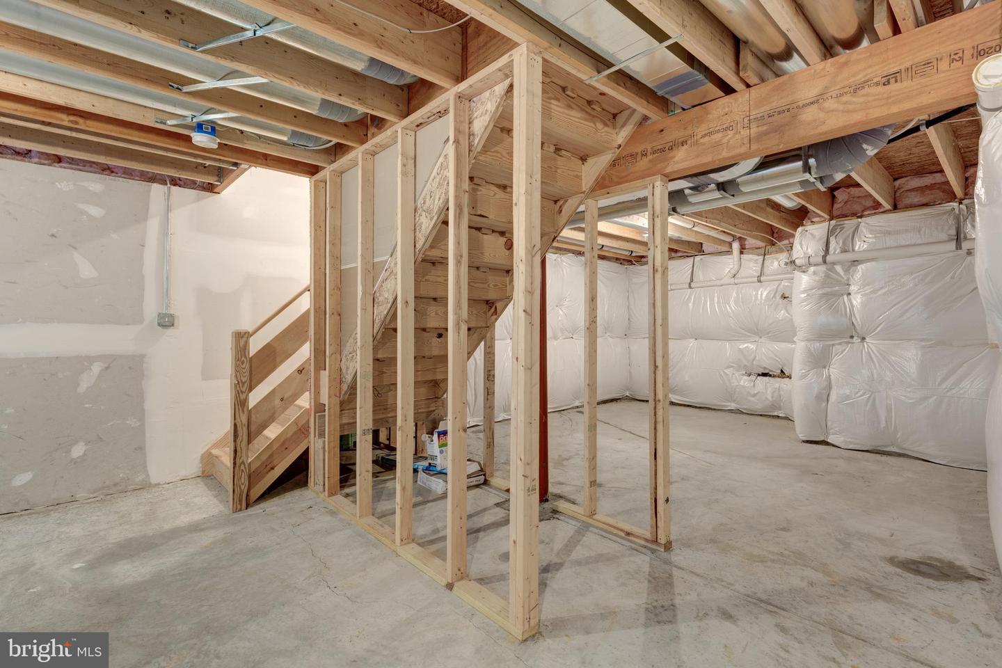15 Cloverfield St Property Photo 50