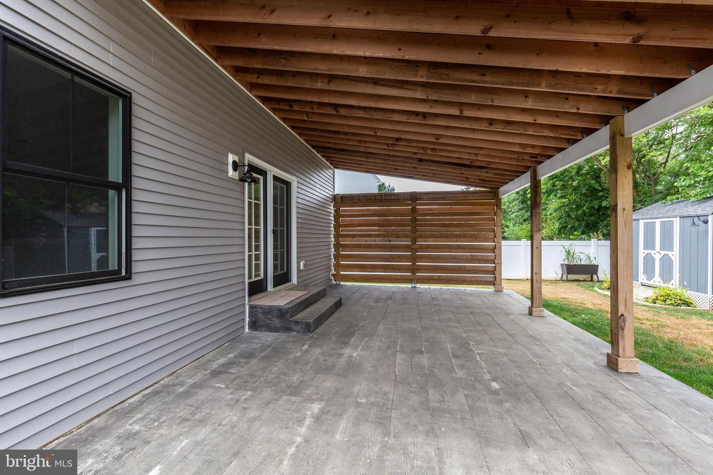 15 Cloverfield St Property Photo 54