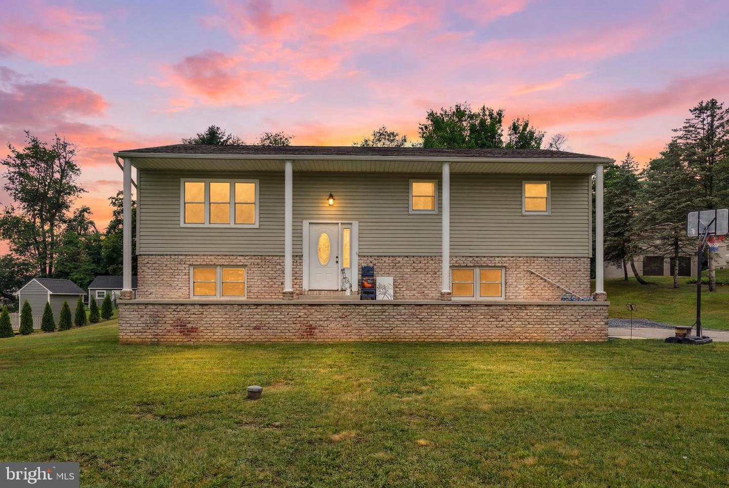 836 ELHAM DR
