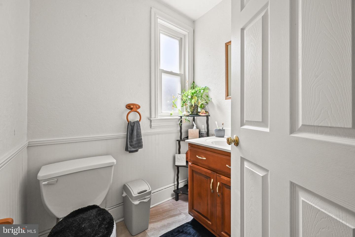 1039 W Poplar St Property Photo 12