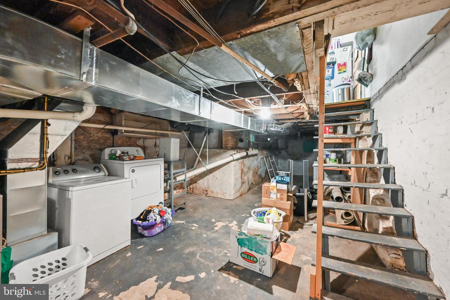 1039 W Poplar St Property Photo 21