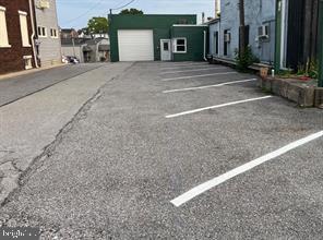 1880 W Market St Property Photo 7