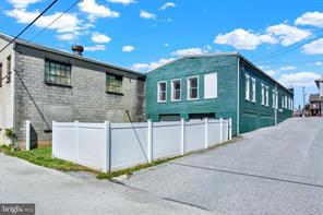 1880 W Market St Property Photo 42