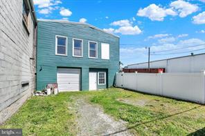 1880 W Market St Property Photo 46