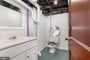 1880 W Market St Property Photo 50