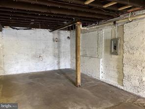 1880 W Market St Property Photo 57