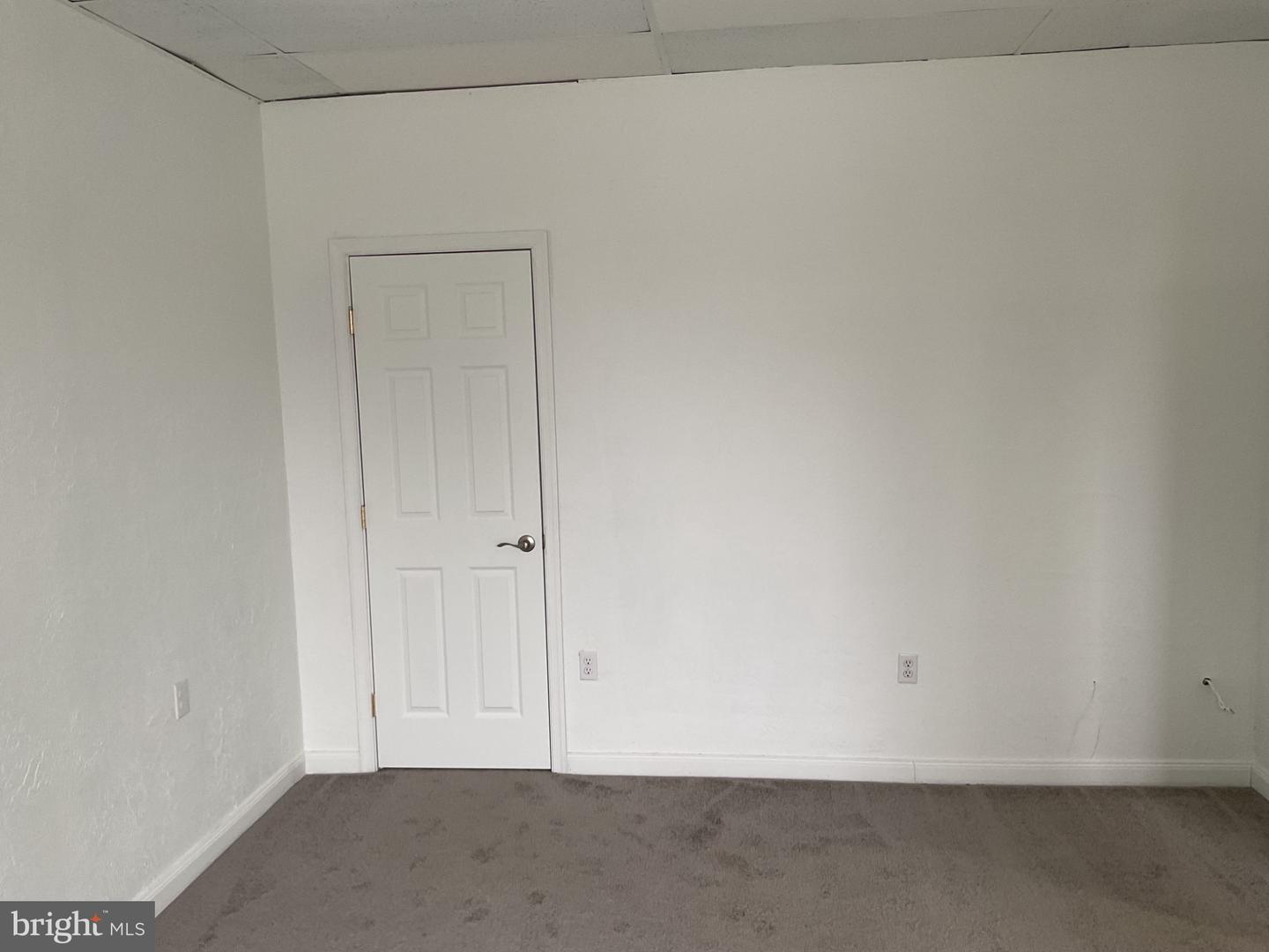 1880 W Market St Property Photo 84