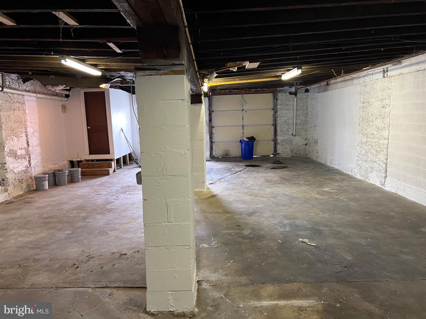 1880 W Market St Property Photo 101