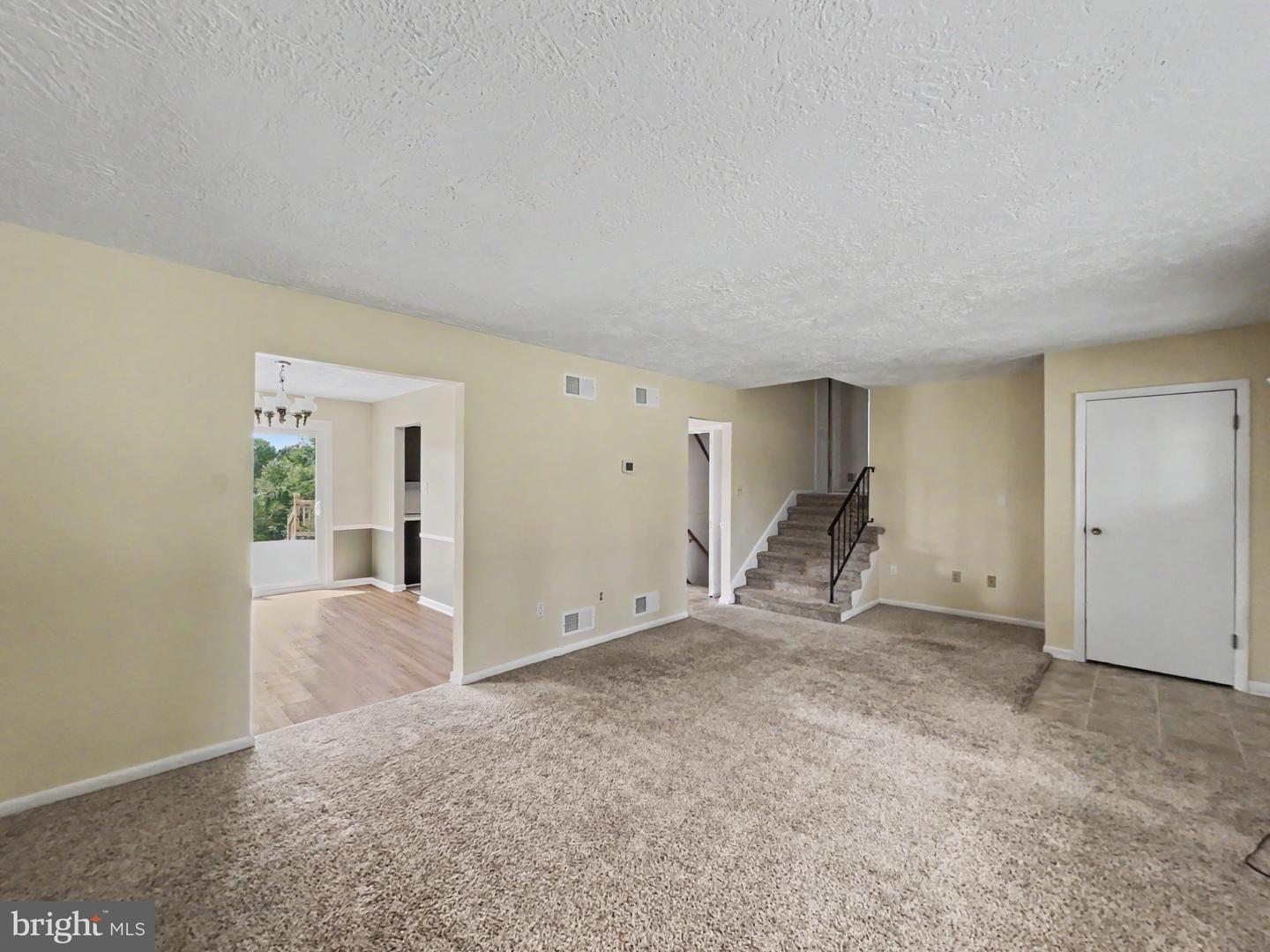 439 Valley Rd Property Photo 3