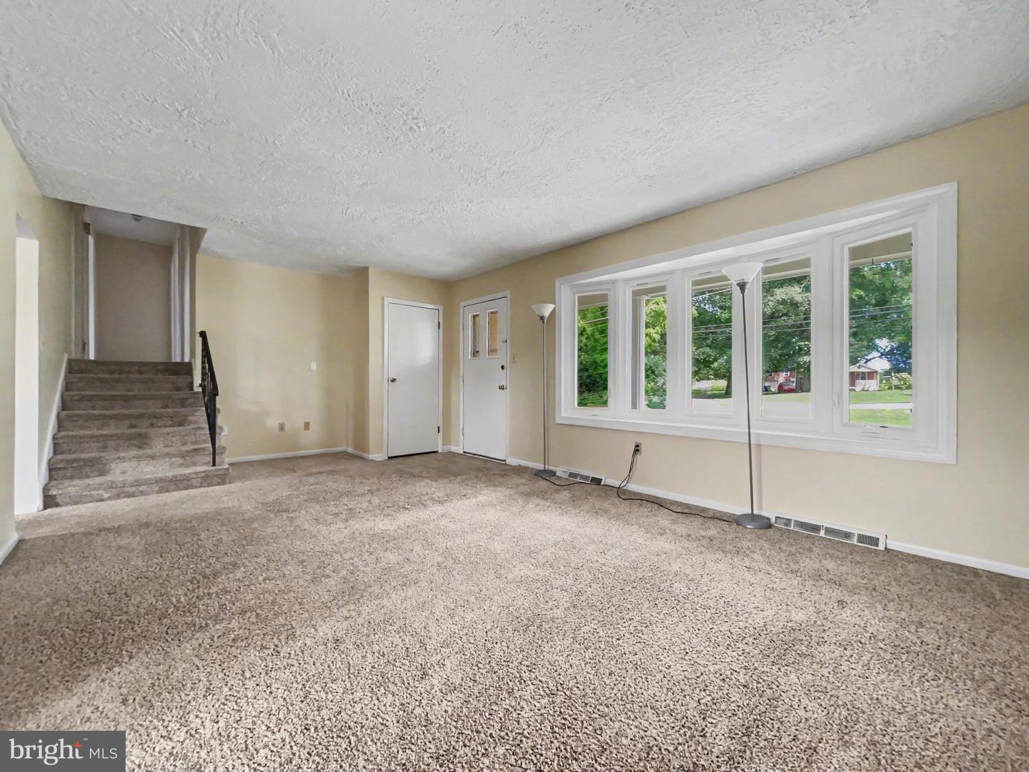 439 Valley Rd Property Photo 5