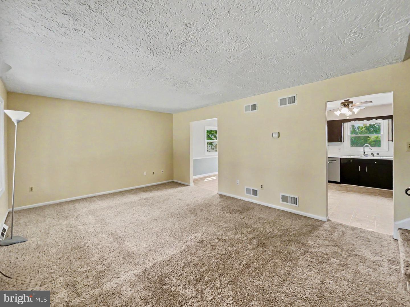 439 Valley Rd Property Photo 6