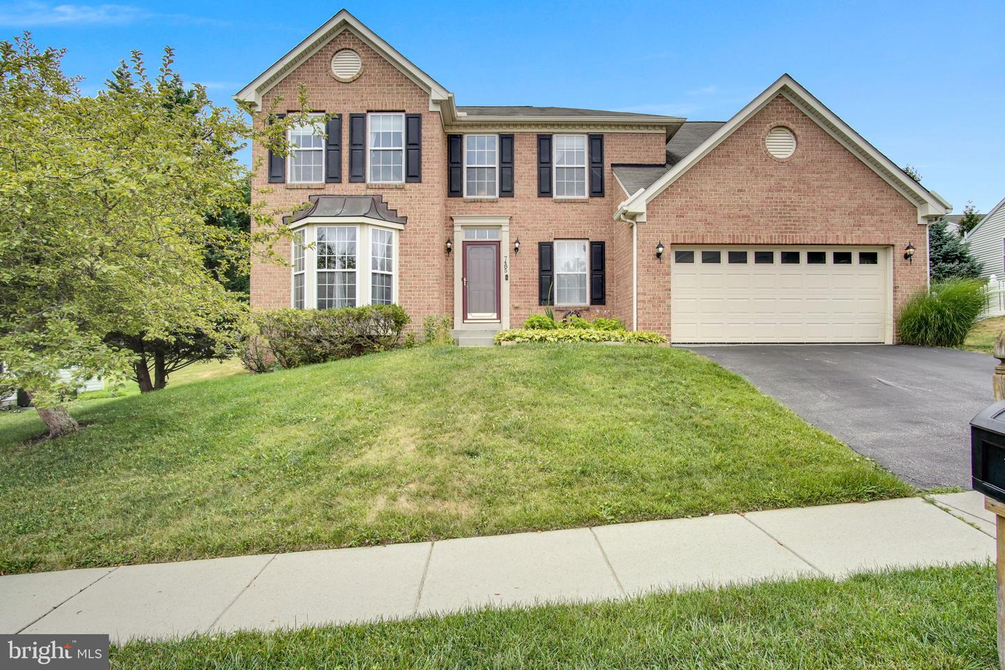 7485 Seneca Ridge Dr Property Photo 1