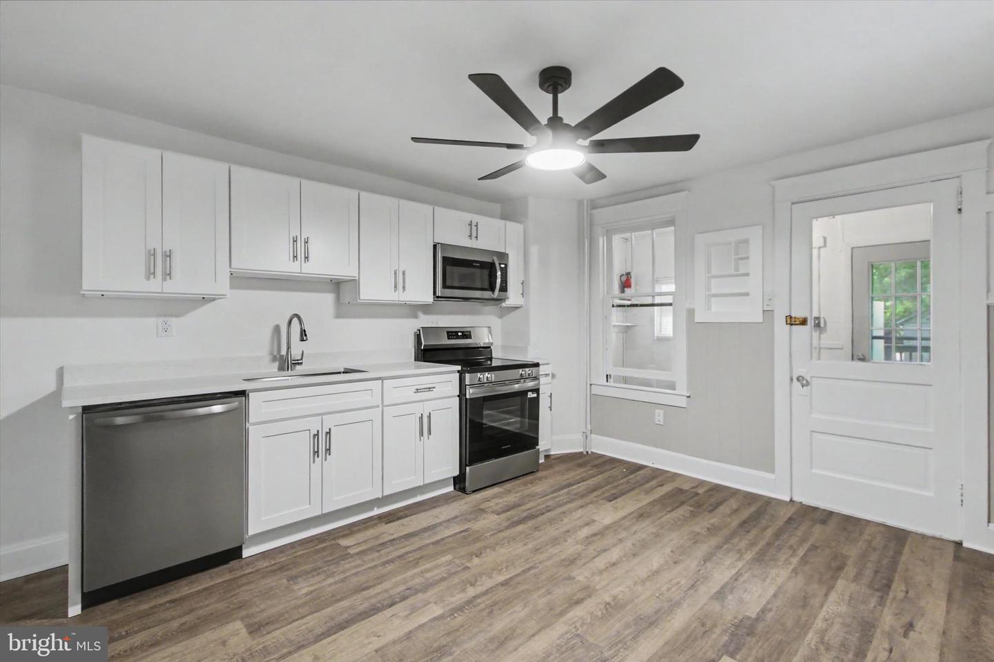 40 E Frederick St Property Photo 6