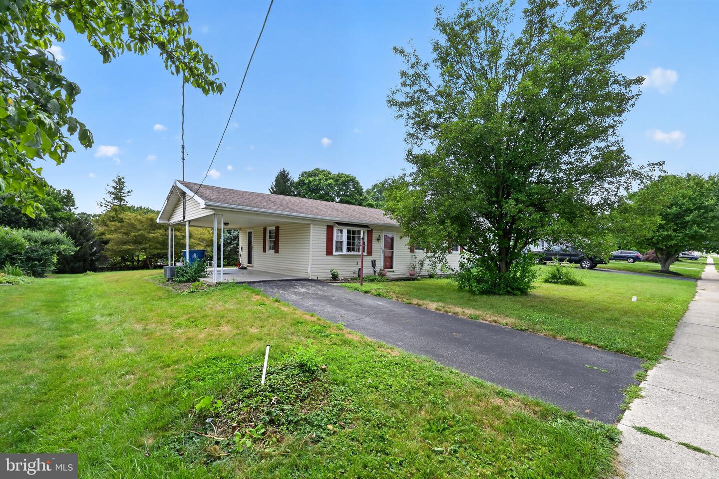 52 Roths Church Rd Property Photo 1