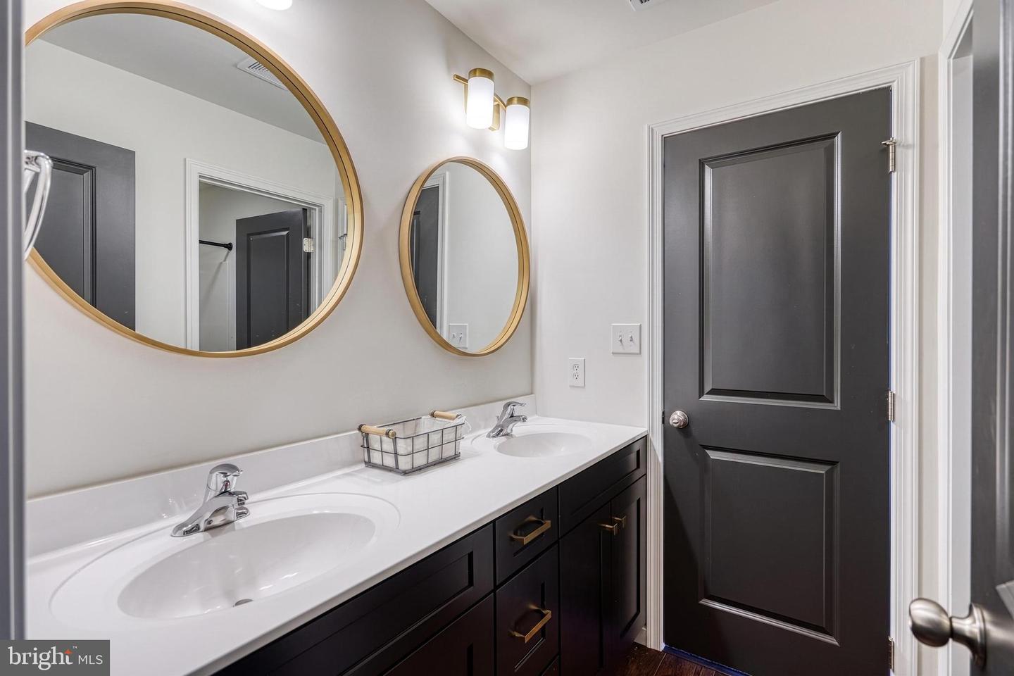2805 Alperton Dr Property Photo 49
