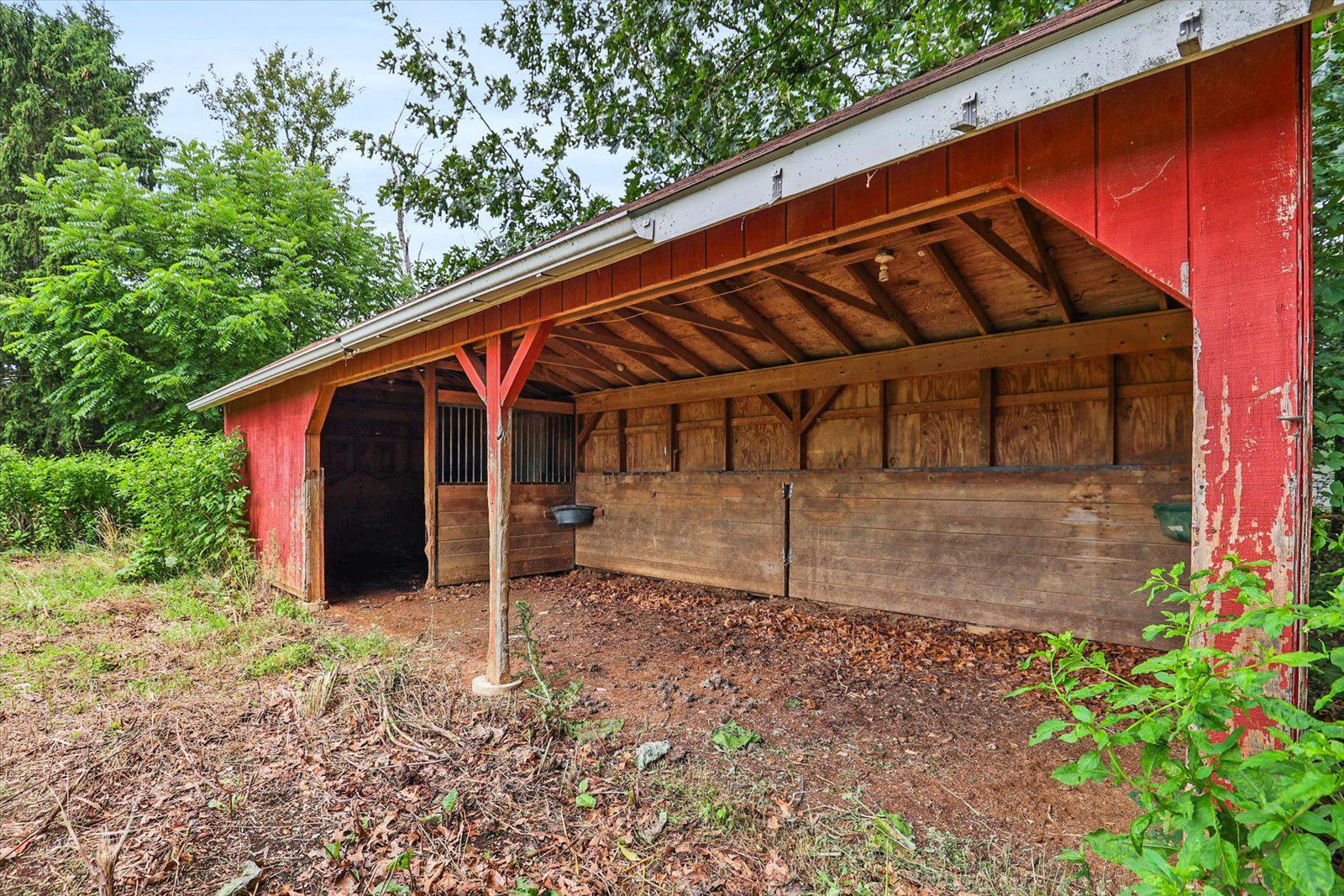 333 Newcomer Rd Property Photo 76