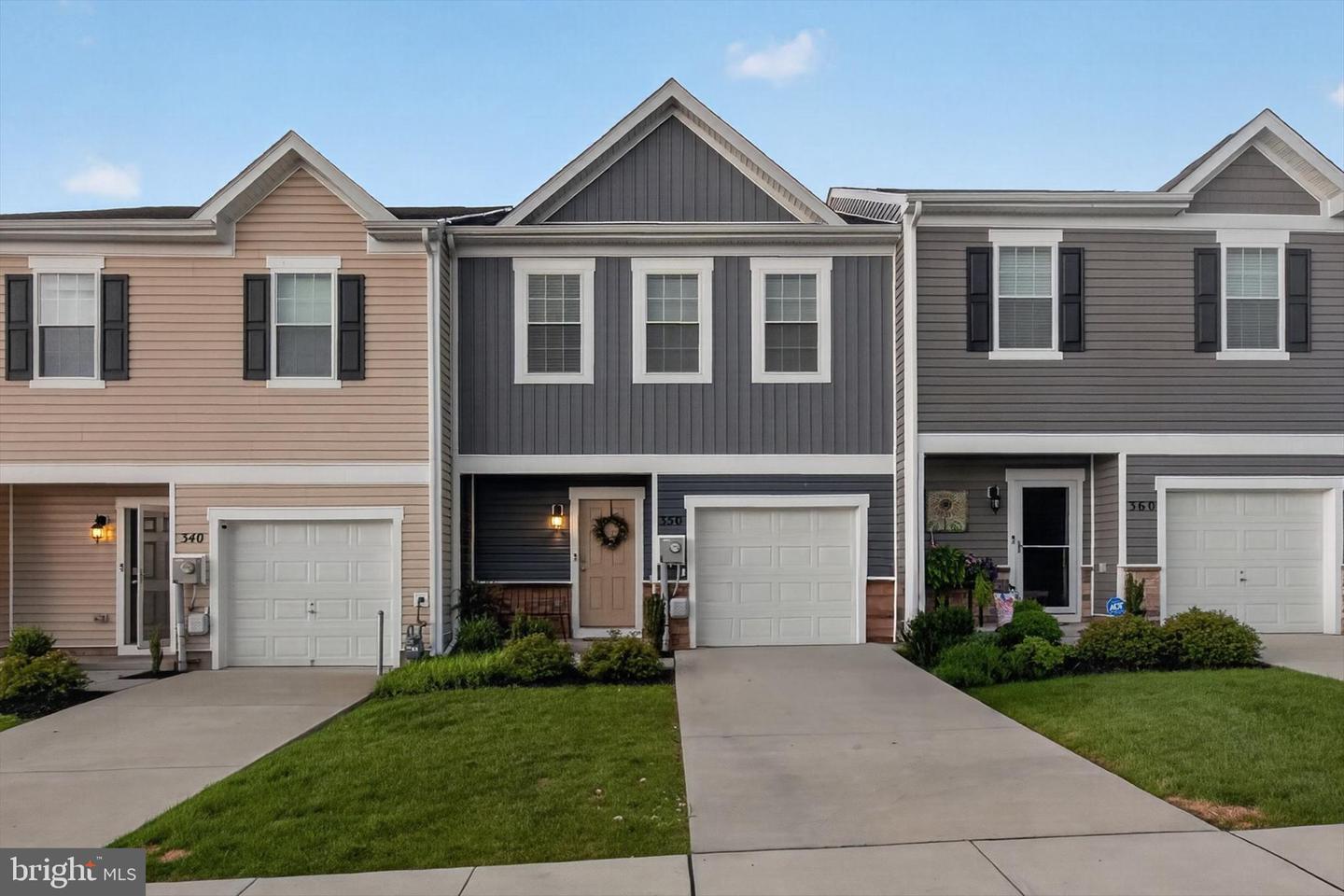 350 LOCUST RUN DR