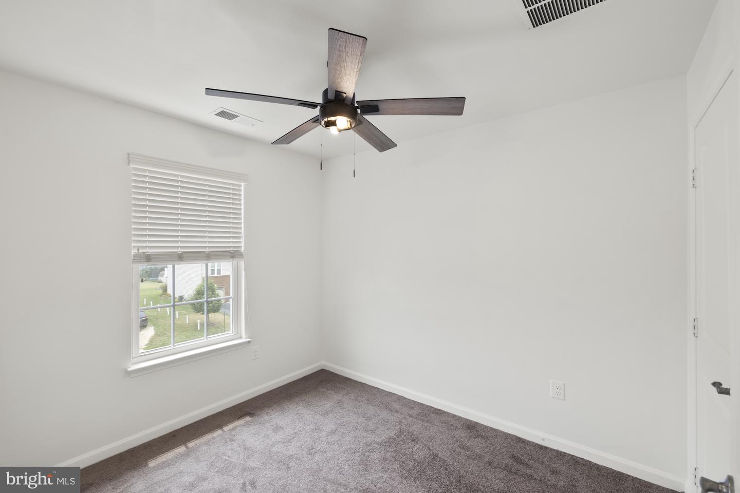 418 Charles Ave Property Photo 6