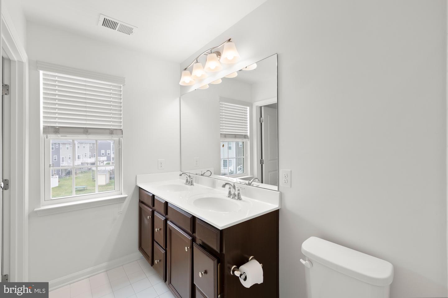 418 Charles Ave Property Photo 10