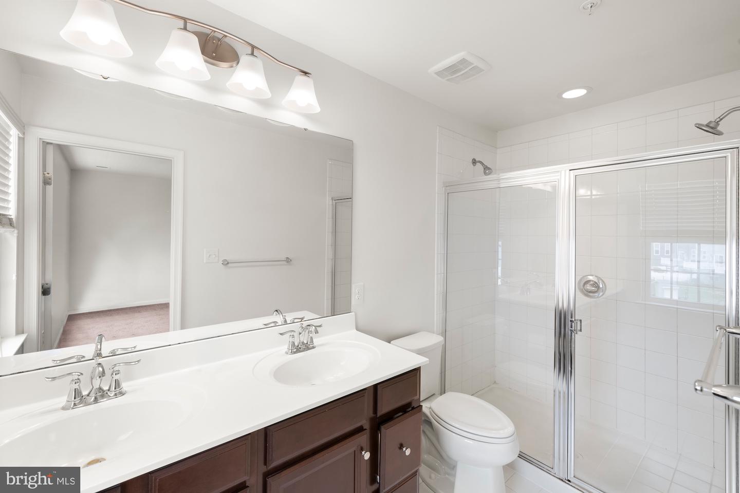 418 Charles Ave Property Photo 11